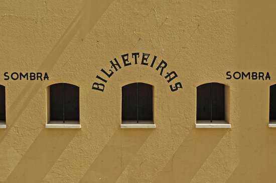 autor: paulo rodrigues
t&iacute;tulo: Sombra ... Vende-se