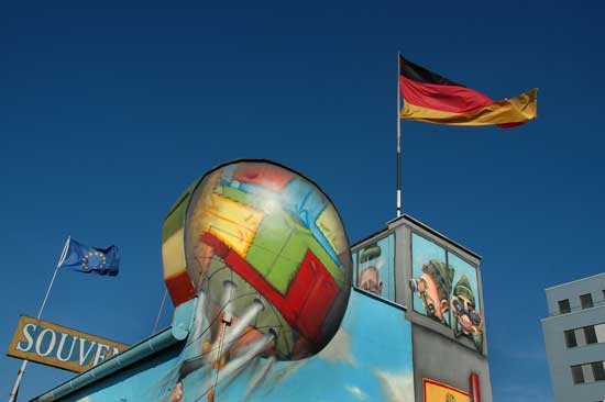 autor: paulo rodrigues
t&iacute;tulo: The wall of Berlin and the souvenirs
