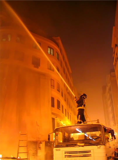 autor: paulo rodrigues
t&iacute;tulo: Noche de fuego en Valencia
