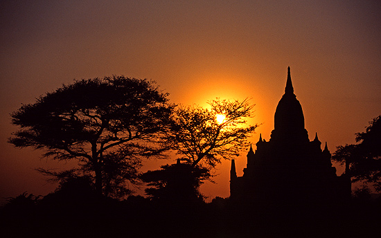 autor: paulo rodrigues
t&iacute;tulo: Fim de tarde em Bagan
