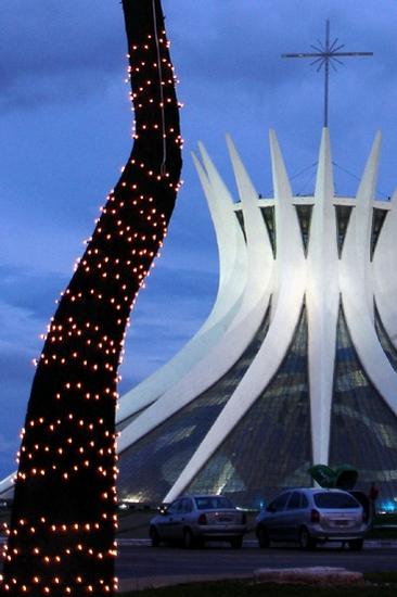 autor: paulo rodrigues
t&iacute;tulo: Catedral à noite