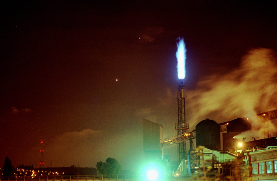 autor: paulo rodrigues
t&iacute;tulo: 2 planètes dans le ciel et les usines