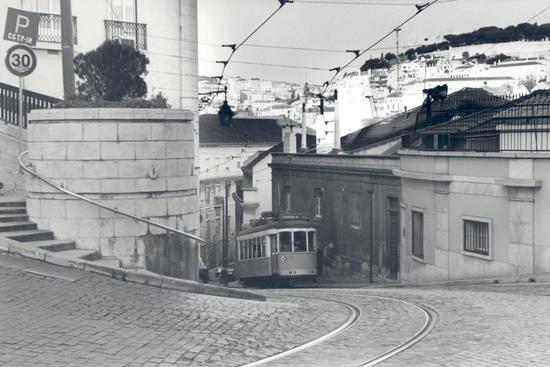 autor: paulo rodrigues
t&iacute;tulo: Curvas na cidade, Lisboa 2005