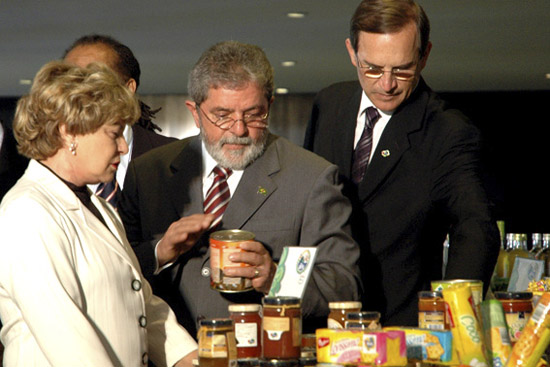 autor: paulo rodrigues
t&iacute;tulo: O PRESIDENTE VAI AS COMPRAS