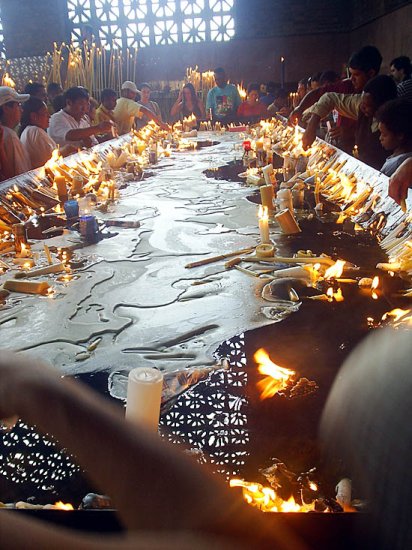 autor: paulo rodrigues
t&iacute;tulo: Velas derretidas