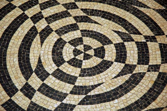 autor: paulo rodrigues
t&iacute;tulo: Curvas e Cores