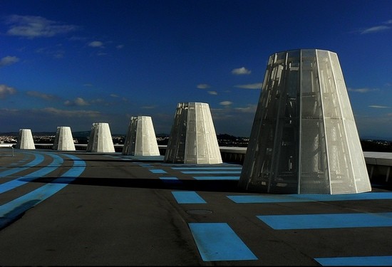 author: paulo rodrigues
title: Espaço exterior ao estádio do Dragão - Porto