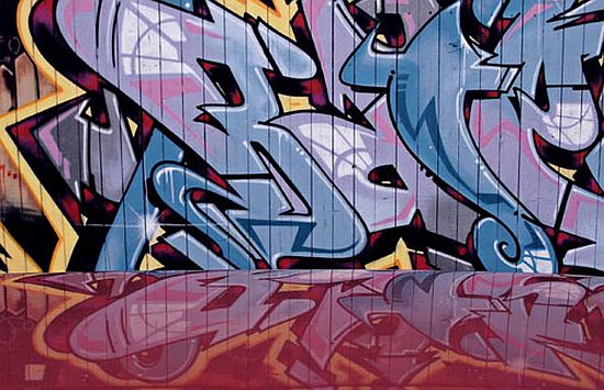 author: paulo rodrigues
title: Graffiti Reflection