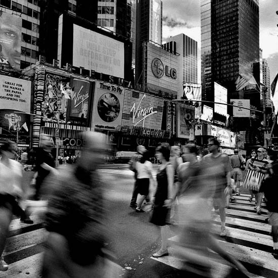 author: Cláudio Edinger
title: Times Square