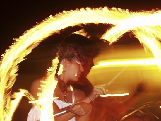 autor: paulo rodrigues
t&iacute;tulo: GIRL IS PLAYING WITH FIRE!