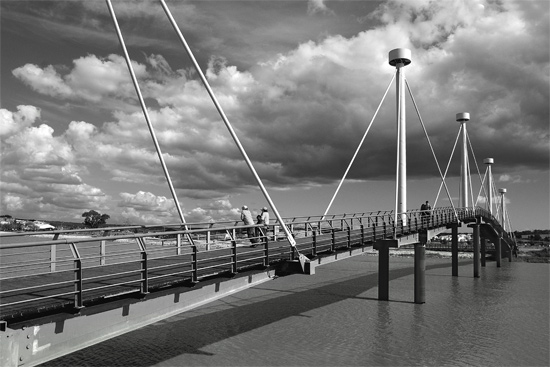 autor: paulo rodrigues
t&iacute;tulo: Apoios e suspensões