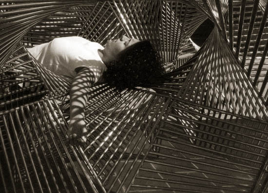 author : Raquel Moura                    title: com a arte não se brinca