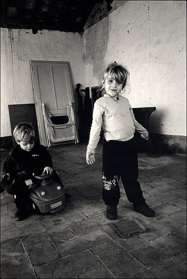 author: paulo rodrigues
title: sara 2