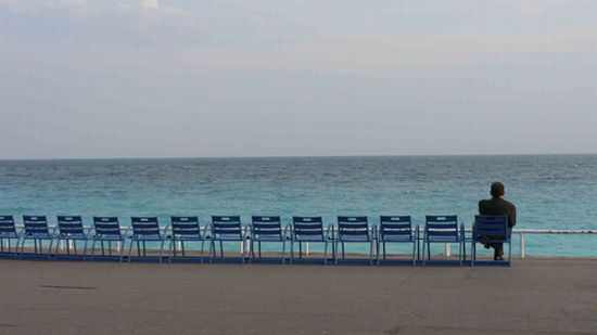 author: paulo rodrigues
title: Chaises bleues
